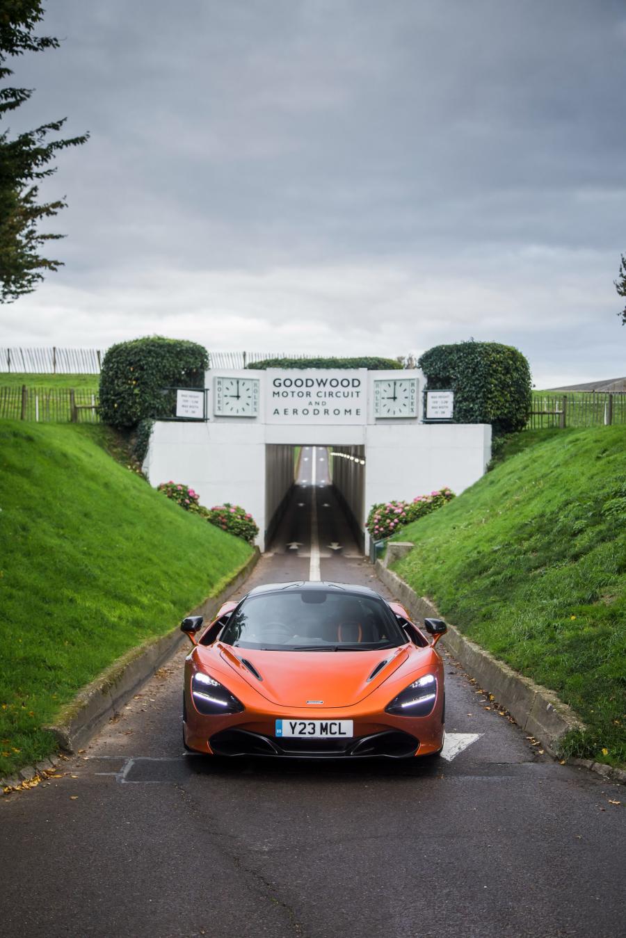  McLaren 720S Coupe 2017 года  (UK) (фото 21 из 45)